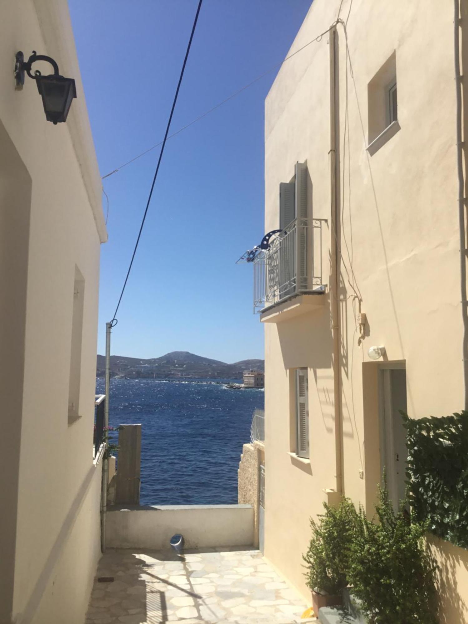 Seaside Serenade 1, Suite Ermoupoli Exterior photo